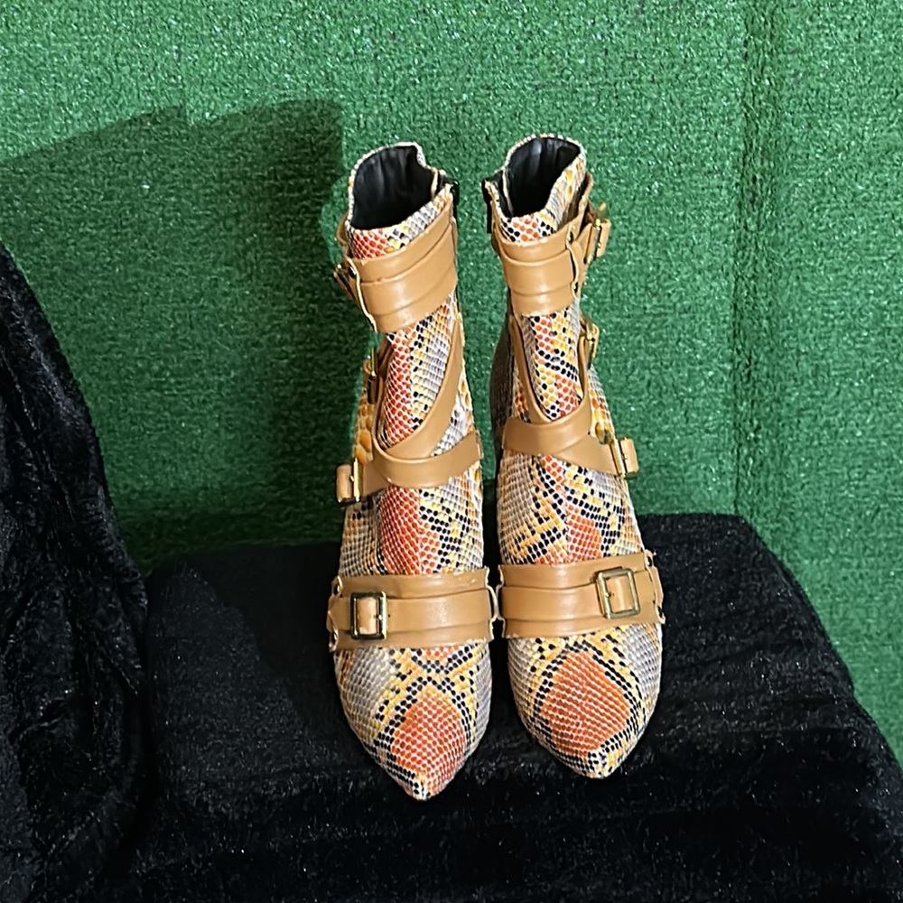Scene Heels Size 7 - Picture 3 of 5